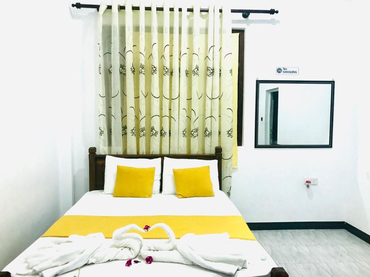 Freedom Inn Negombo Exterior photo